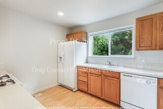 7612 Fisk Ave in Portland, OR - Building Photo - Building Photo
