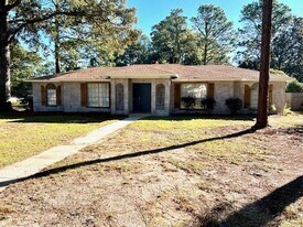 501 Huntleigh Way in Mobile, AL - Building Photo