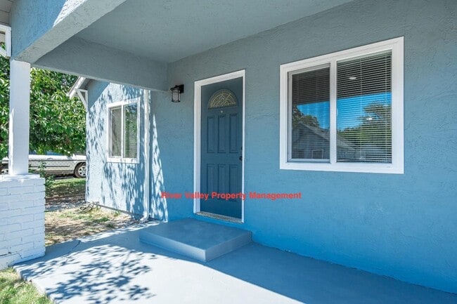 3657 22nd Ave in Sacramento, CA - Foto de edificio - Building Photo