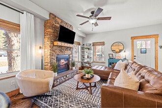 404 Willow St in Woodland Park, CO - Building Photo - Building Photo