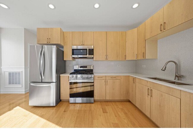 2811 W Jackson Blvd in Chicago, IL - Building Photo - Building Photo