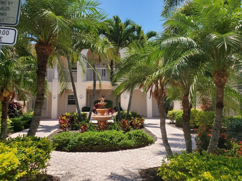 4240 Central Sarasota Pky, Unit 623 in Sarasota, FL - Building Photo