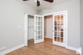 2437 N Ashland Ave, Unit 2F in Chicago, IL - Building Photo - Building Photo