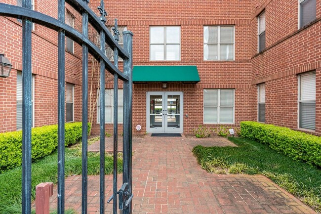 property at 580 S Main St