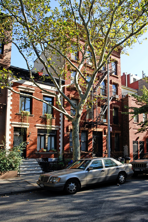 369 Pacific St in Brooklyn, NY - Building Photo