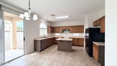 17364 N Marina Ave in Maricopa, AZ - Building Photo - Building Photo