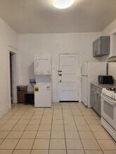 1052 W 32nd St in Chicago, IL - Building Photo - Building Photo