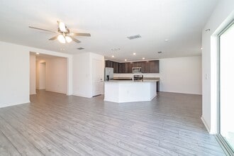 413 Kensington View Dr in Winter Haven, FL - Building Photo - Building Photo