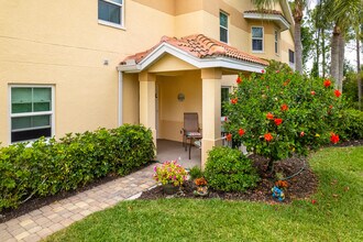 Carriage Homes At Woods Edge Condominiums in Bonita Springs, FL - Foto de edificio - Building Photo