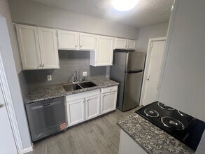 10410 Kirkglen Dr in Houston, TX - Foto de edificio - Building Photo