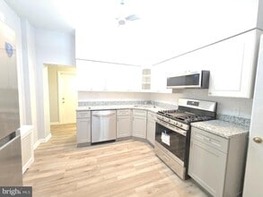 1726 N Lindenwood St in Philadelphia, PA - Foto de edificio - Building Photo