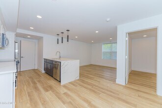 9 Laura Dr in Cohoes, NY - Building Photo - Building Photo