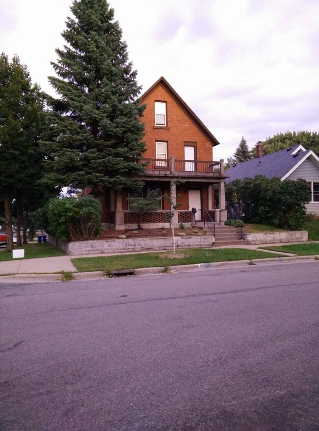 property at 1100 Farrington St