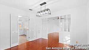 425 Crestwind Dr in San Antonio, TX - Building Photo - Building Photo