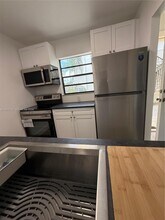 8261 SW 128th St in Pinecrest, FL - Building Photo - Building Photo