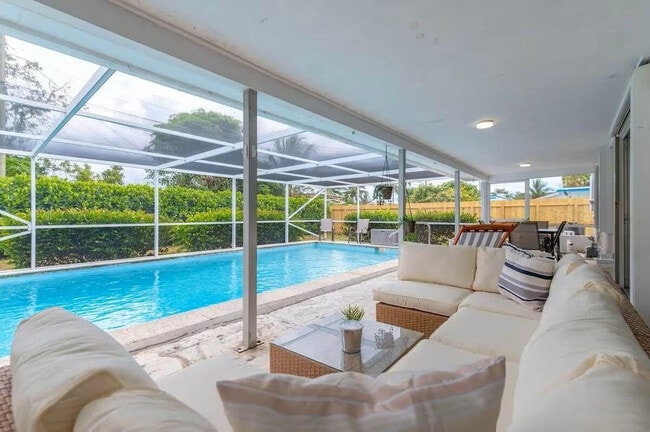 176 SE 27th Pl in Boynton Beach, FL - Building Photo - Building Photo