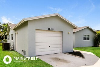 22458 SW 56th Ave in Boca Raton, FL - Foto de edificio - Building Photo