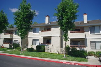 Peppertree in Pittsburg, CA - Foto de edificio - Building Photo