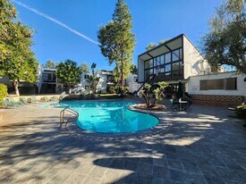 18645 Hatteras St, Unit 280 in Tarzana, CA - Building Photo