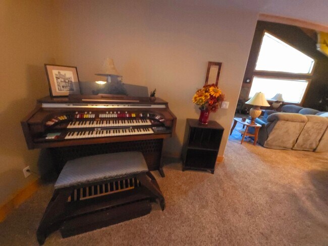 490 Wanda Ave in Mccall, ID - Building Photo - Building Photo