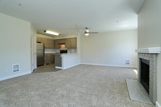 Creekside Village in Vancouver, WA - Building Photo - Interior Photo