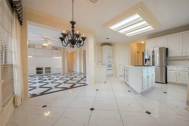 property at 1914 Rosebay Ct