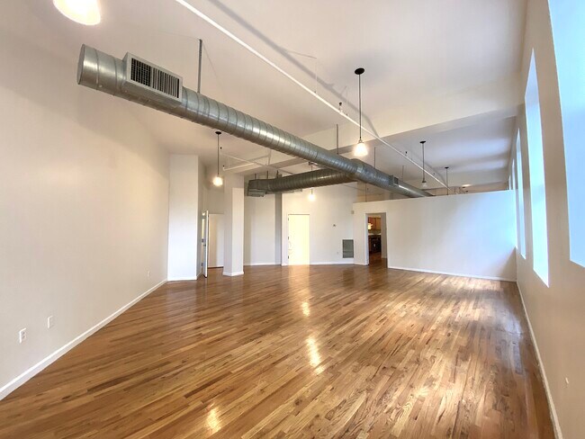 12 N Broadway in Yonkers, NY - Building Photo - Building Photo