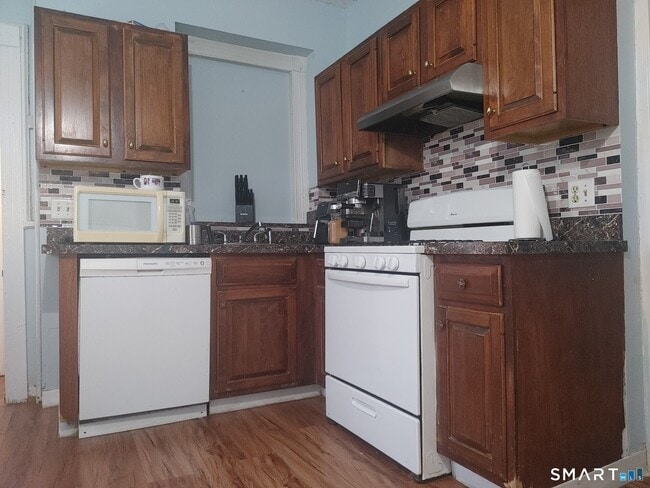 47 Church St in Greenwich, CT - Building Photo - Building Photo