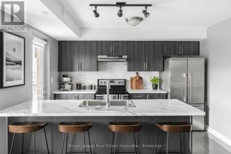 100 Dufay Rd in Brampton, ON - Building Photo - Building Photo