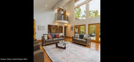33 Maple Ave in Highland, NY - Foto de edificio - Building Photo
