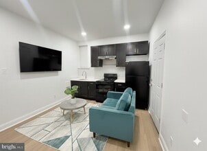 2115 E Chelten Ave in Philadelphia, PA - Foto de edificio - Building Photo