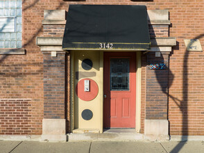 3142 W Cullom Ave in Chicago, IL - Foto de edificio - Building Photo