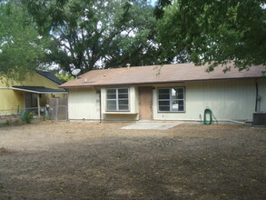 4822 Borchers Dr in San Antonio, TX - Building Photo - Building Photo