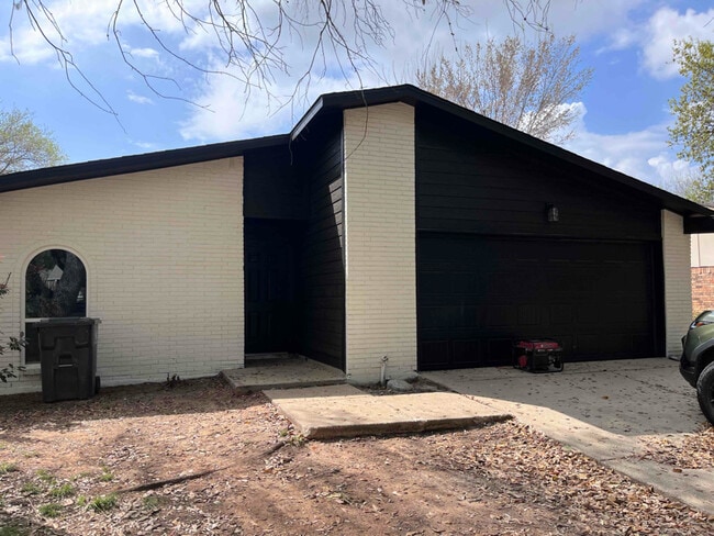 property at 2604 Creekview Dr