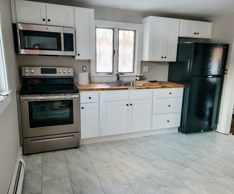 131 Durham Rd in Freeport, ME - Building Photo