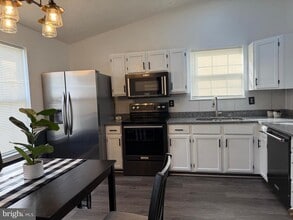 1515 Baby Baer Ct in Glen Burnie, MD - Building Photo - Building Photo