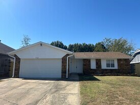 3332 S 141st E Ave in Tulsa, OK - Building Photo