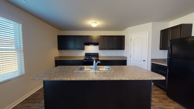 129 Maple Tree Ln in Clayton, NC - Building Photo - Building Photo