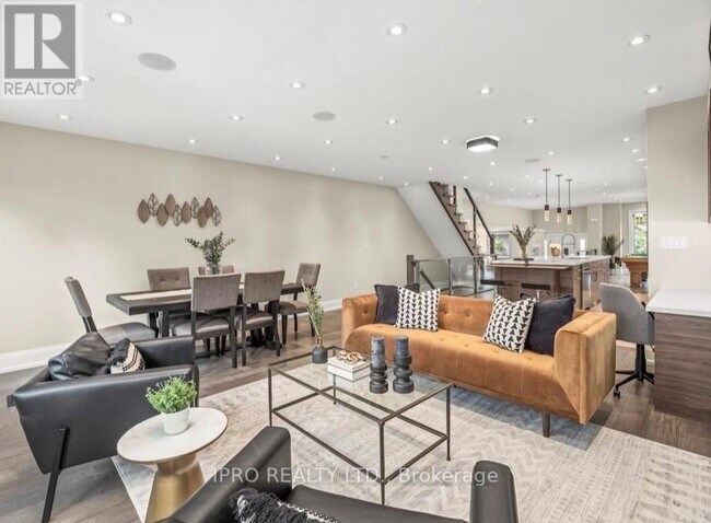 246 Torrens Ave in Toronto, ON - Building Photo - Building Photo