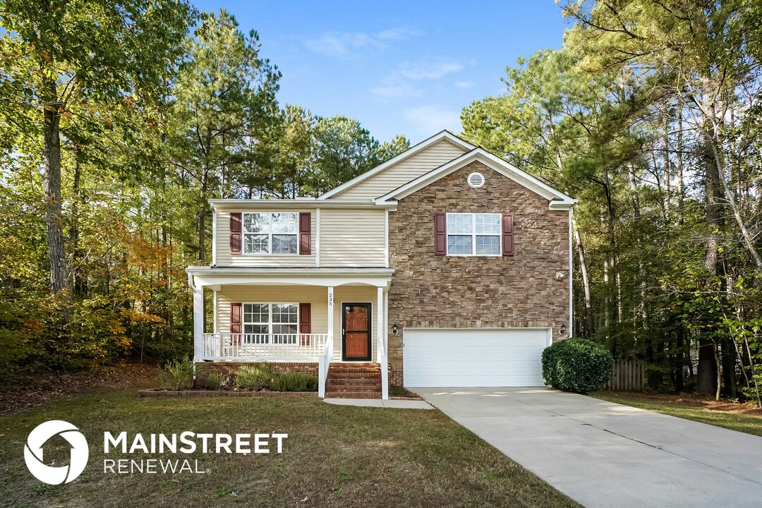 235 River Hills Dr in Clayton, NC - Building Photo