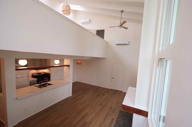 1537 Berkeley St in Santa Monica, CA - Building Photo