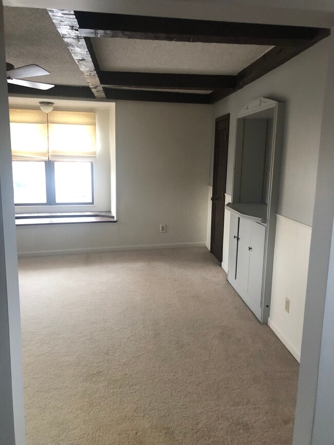 38 Elm St Apartments and Nearby East Aurora Apartments For Rent East