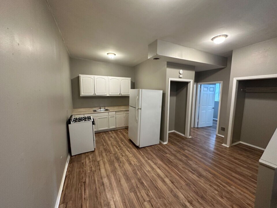 2491 S 12th St in Milwaukee, WI - Building Photo