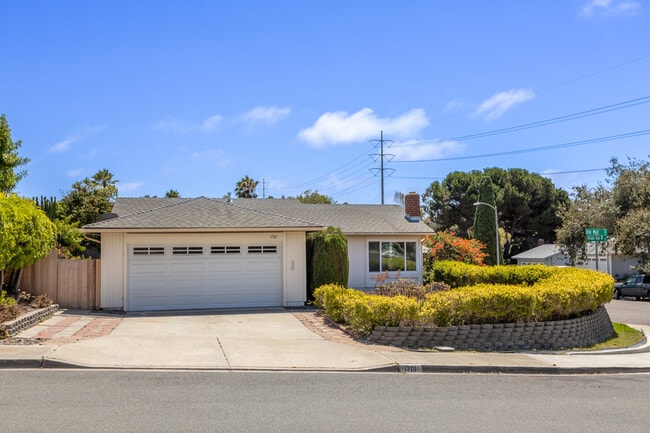 1701 Old Mill Rd in Encinitas, CA - Building Photo - Building Photo