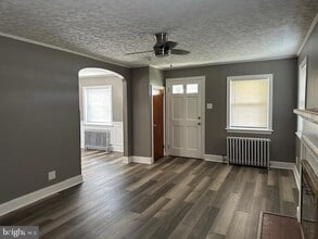 3924 Derry St in Harrisburg, PA - Building Photo - Building Photo