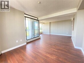 150 Charlton Ave E in Hamilton, ON - Building Photo - Building Photo