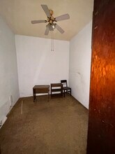 112 W Winans St in Chestnut, IL - Building Photo - Building Photo