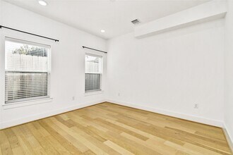 208 N York St in Houston, TX - Building Photo - Building Photo