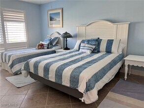 360 Palm Dr in Naples, FL - Foto de edificio - Building Photo