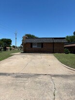 6619 NW Denver Ave in Lawton, OK - Building Photo